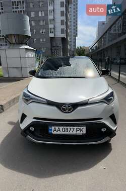 Позашляховик / Кросовер Toyota C-HR 2017 в Києві