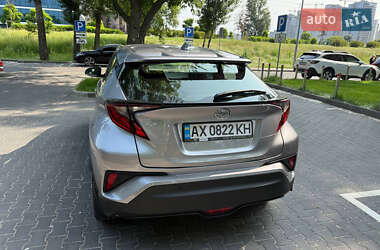 Внедорожник / Кроссовер Toyota C-HR 2021 в 