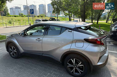 Внедорожник / Кроссовер Toyota C-HR 2021 в 