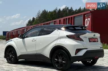Внедорожник / Кроссовер Toyota C-HR 2018 в 