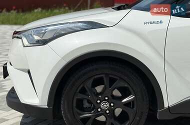 Внедорожник / Кроссовер Toyota C-HR 2018 в 