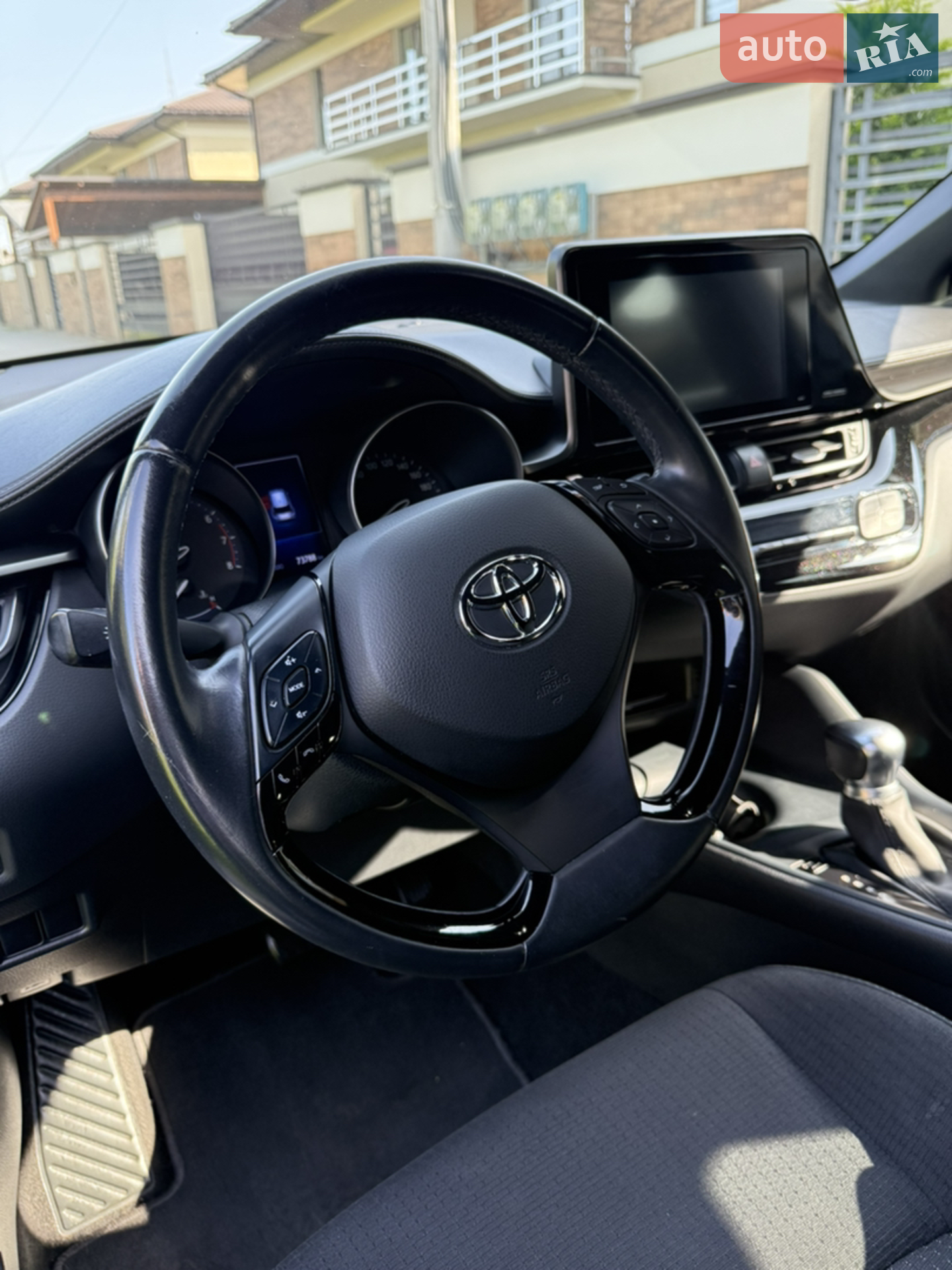 2019 Toyota C-HR - мініатюра 2