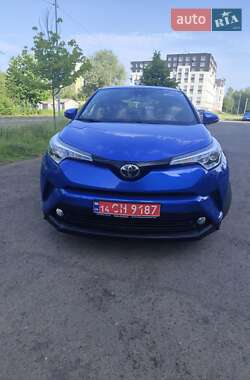Внедорожник / Кроссовер Toyota C-HR 2018 в 