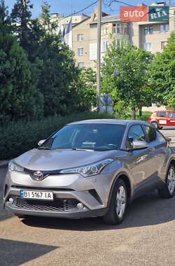 Позашляховик / Кросовер Toyota C-HR 2016 в Чернівцях