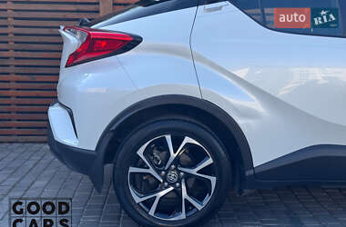 Внедорожник / Кроссовер Toyota C-HR 2019 в 