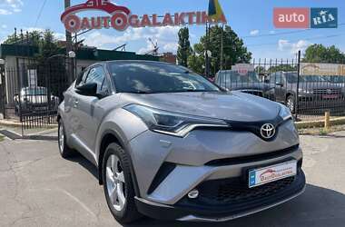Внедорожник / Кроссовер Toyota C-HR 2016 в Николаеве