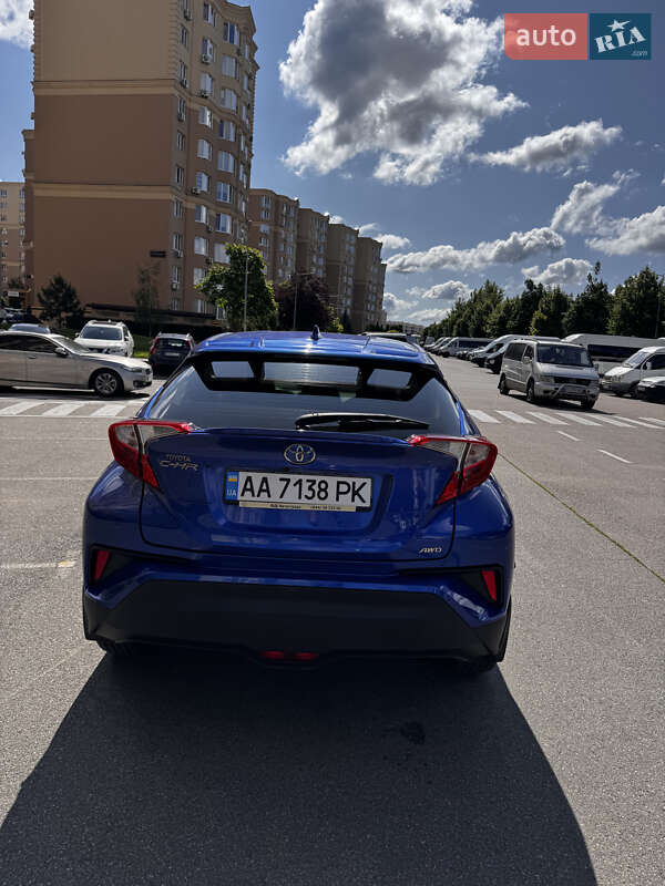 Внедорожник / Кроссовер Toyota C-HR 2016 в Киеве