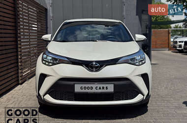 Внедорожник / Кроссовер Toyota C-HR 2020 в 