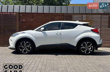 Внедорожник / Кроссовер Toyota C-HR 2020 в 