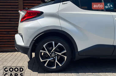 Внедорожник / Кроссовер Toyota C-HR 2020 в 