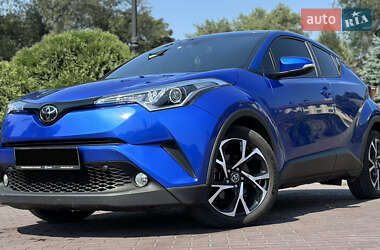 Позашляховик / Кросовер Toyota C-HR 2017 в Дніпрі