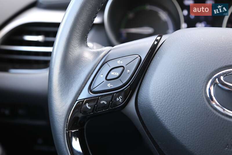 Внедорожник / Кроссовер Toyota C-HR 2022 в Киеве