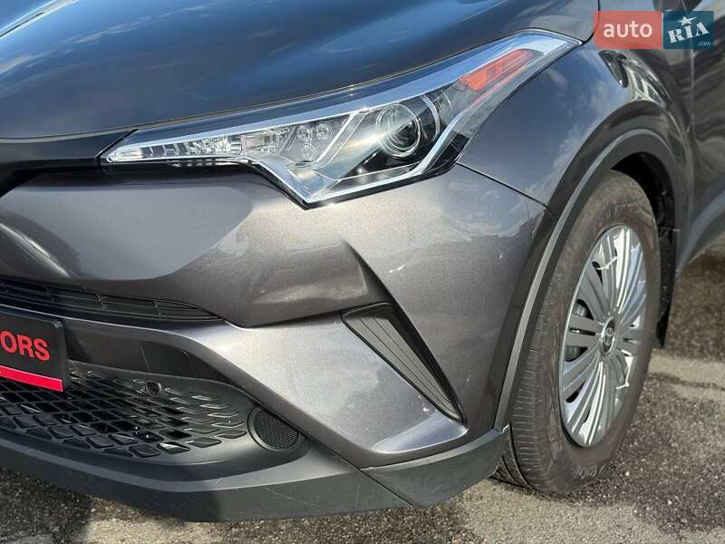 Внедорожник / Кроссовер Toyota C-HR 2019 в Киеве
