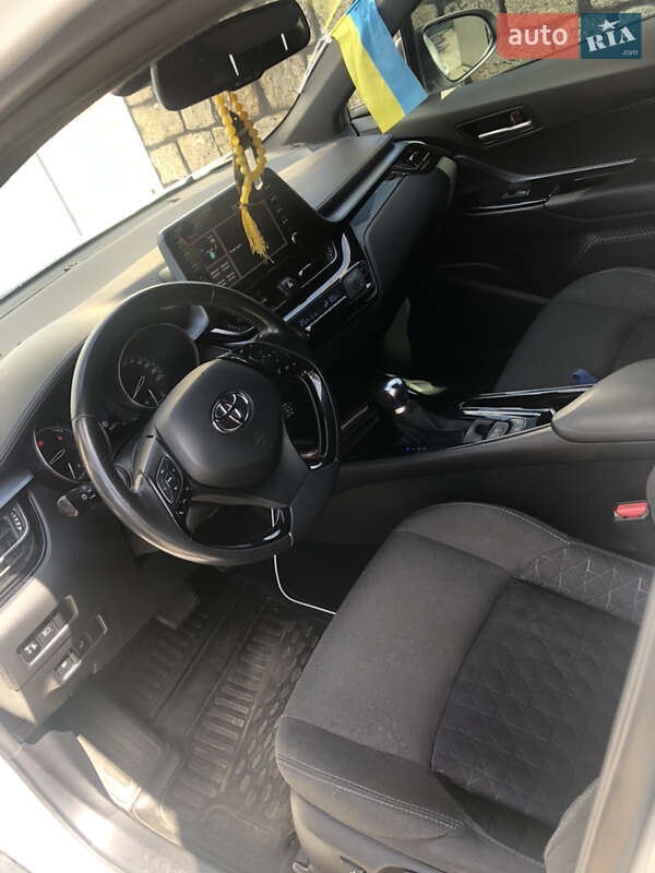 Внедорожник / Кроссовер Toyota C-HR 2021 в Софиевской Борщаговке