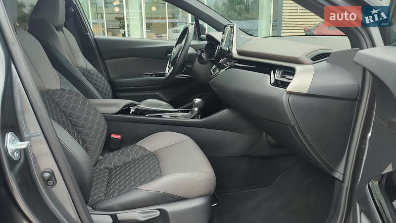 Позашляховик / Кросовер Toyota C-HR 2022 в Києві