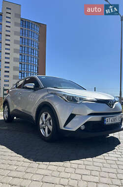 Внедорожник / Кроссовер Toyota C-HR 2016 в Городенке