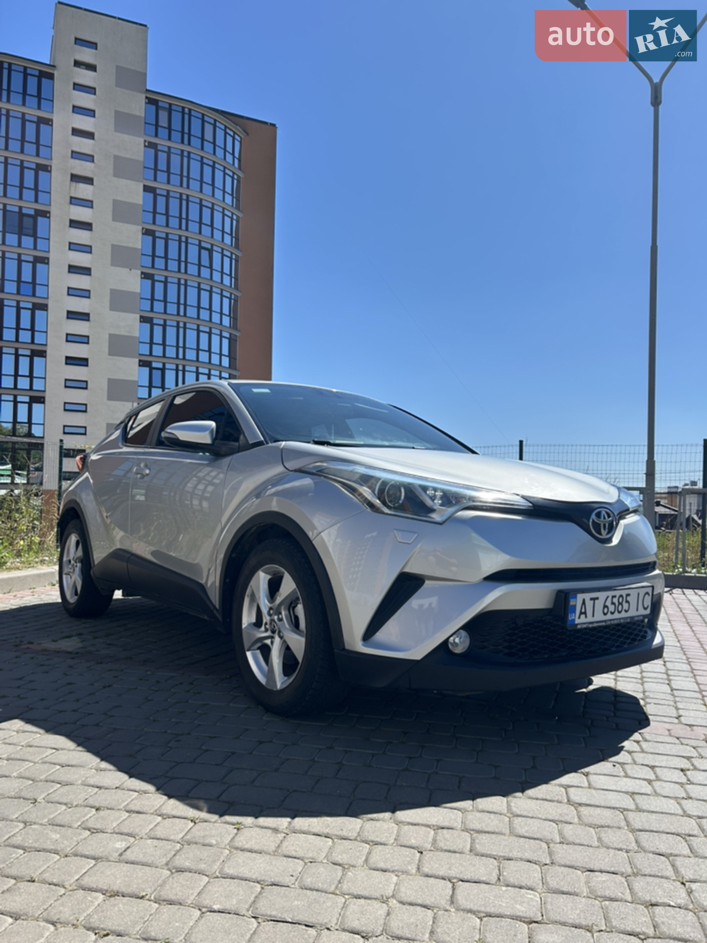 2016 Toyota C-HR - мініатюра 3