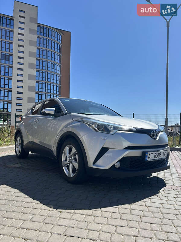 Toyota C-HR 2016