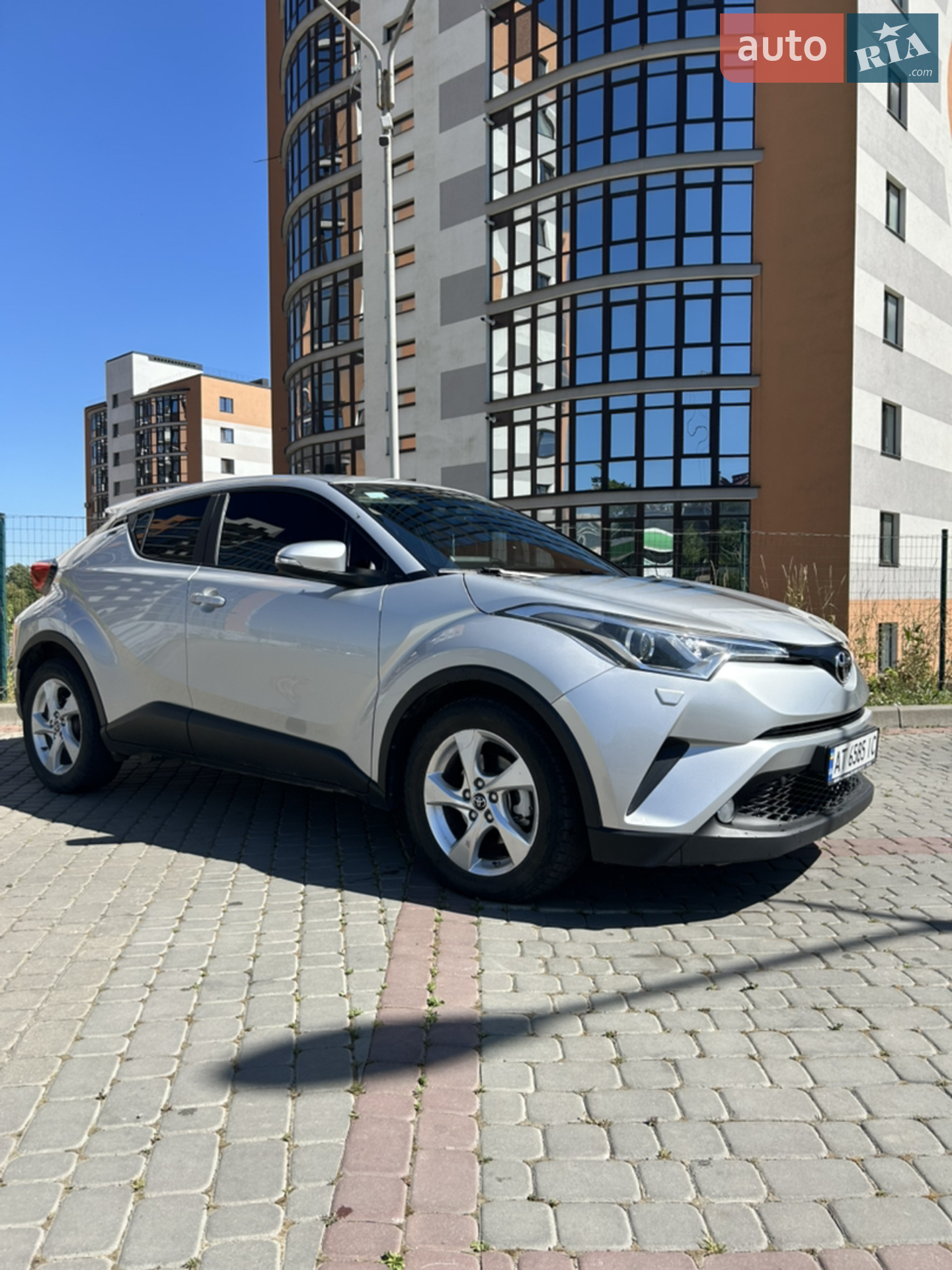 2016 Toyota C-HR - мініатюра 6