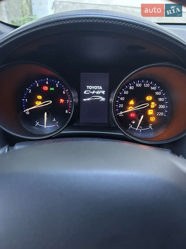 Позашляховик / Кросовер Toyota C-HR 2016 в Городенці
