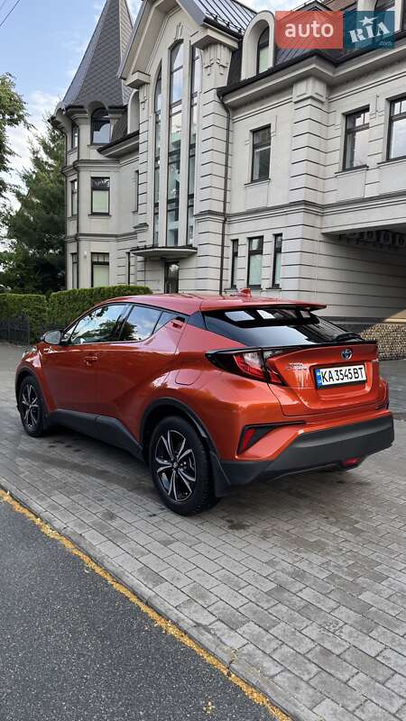 Внедорожник / Кроссовер Toyota C-HR 2020 в Киеве