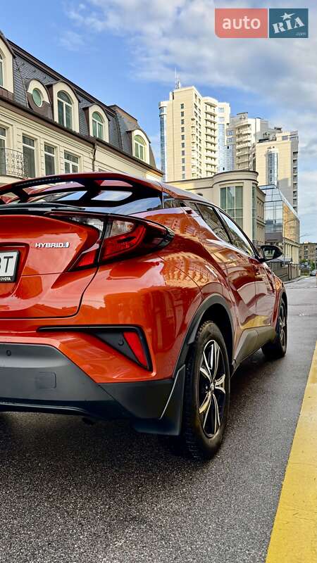 Внедорожник / Кроссовер Toyota C-HR 2020 в Киеве