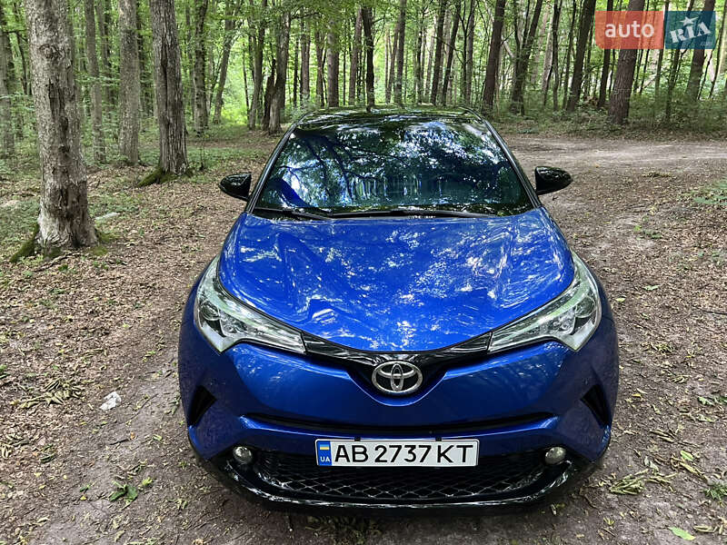 Позашляховик / Кросовер Toyota C-HR 2017 в Вінниці