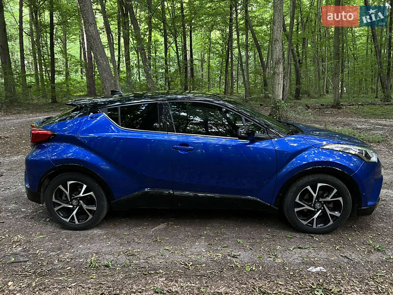 Позашляховик / Кросовер Toyota C-HR 2017 в Вінниці