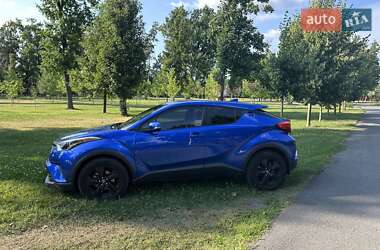 Внедорожник / Кроссовер Toyota C-HR 2019 в 
