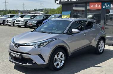 Внедорожник / Кроссовер Toyota C-HR 2016 в 