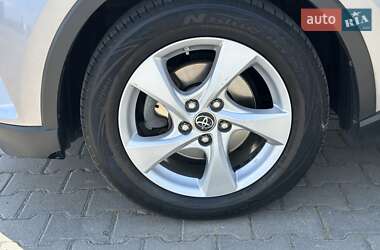 Внедорожник / Кроссовер Toyota C-HR 2016 в 