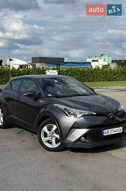 Позашляховик / Кросовер Toyota C-HR 2018 в Вінниці