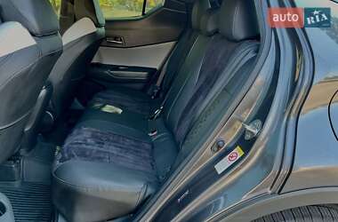 Внедорожник / Кроссовер Toyota C-HR 2018 в 
