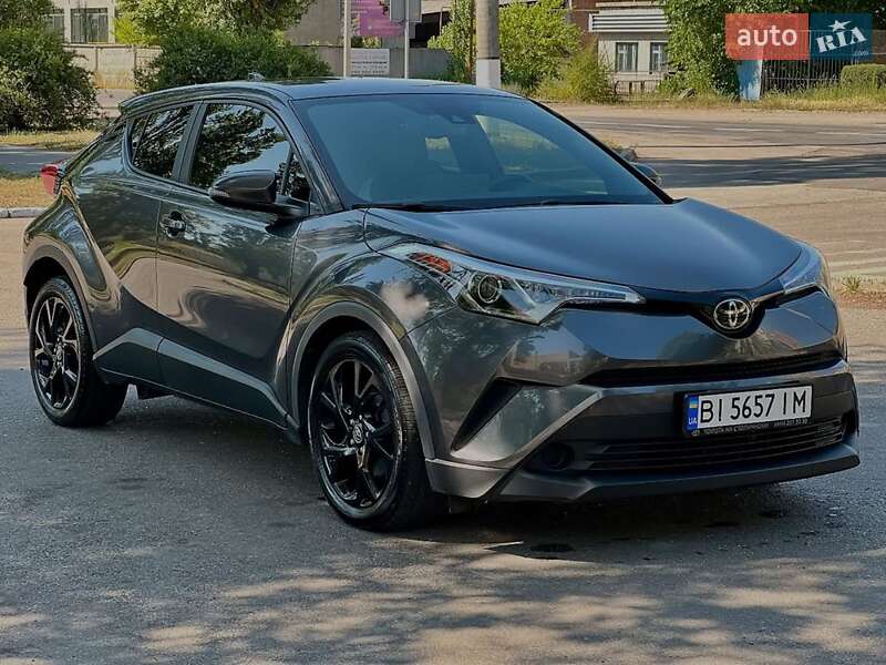 Внедорожник / Кроссовер Toyota C-HR 2018 в Кременчуге фото 8 Внедорожник / Кроссовер Toyota C-HR 2018 в Кременчуге