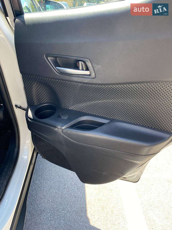 Позашляховик / Кросовер Toyota C-HR 2020 в Києві