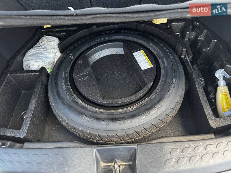 Позашляховик / Кросовер Toyota C-HR 2017 в Житомирі