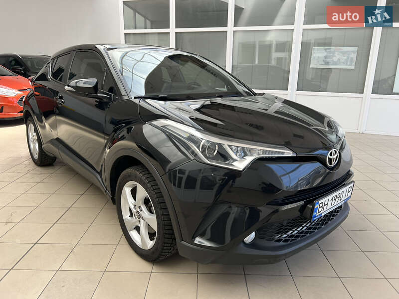 Внедорожник / Кроссовер Toyota C-HR 2017 в Николаеве