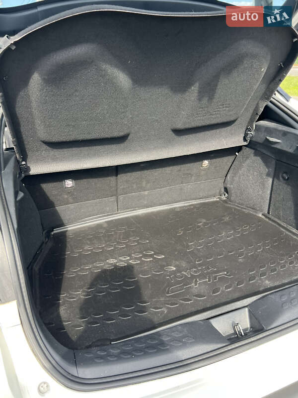 Позашляховик / Кросовер Toyota C-HR 2019 в Києві фото 11 Позашляховик / Кросовер Toyota C-HR 2019 в Києві