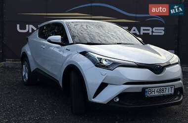 Внедорожник / Кроссовер Toyota C-HR 2018 в Киеве