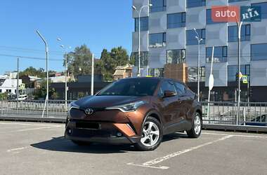 Позашляховик / Кросовер Toyota C-HR 2017 в Харкові