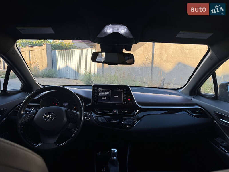 Позашляховик / Кросовер Toyota C-HR 2018 в Одесі фото 13 Позашляховик / Кросовер Toyota C-HR 2018 в Одесі