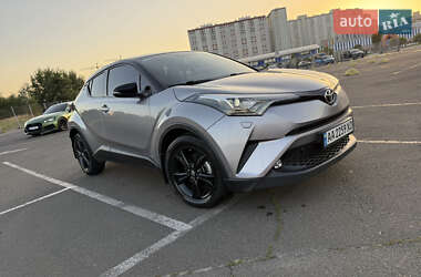 Позашляховик / Кросовер Toyota C-HR 2018 в Києві