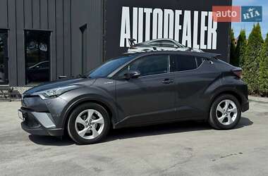 Внедорожник / Кроссовер Toyota C-HR 2018 в 