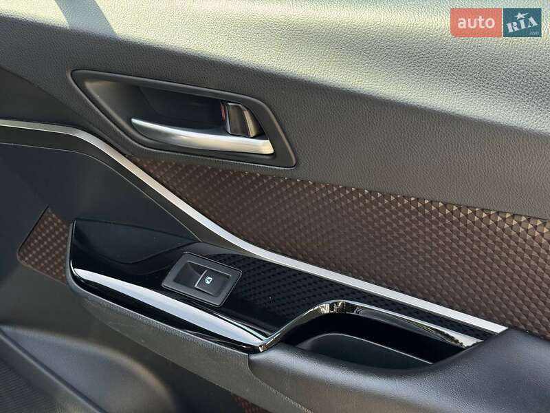 Внедорожник / Кроссовер Toyota C-HR 2018 в Каменец-Подольском