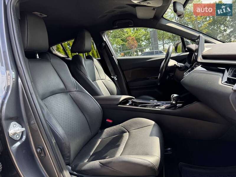 Внедорожник / Кроссовер Toyota C-HR 2018 в Каменец-Подольском