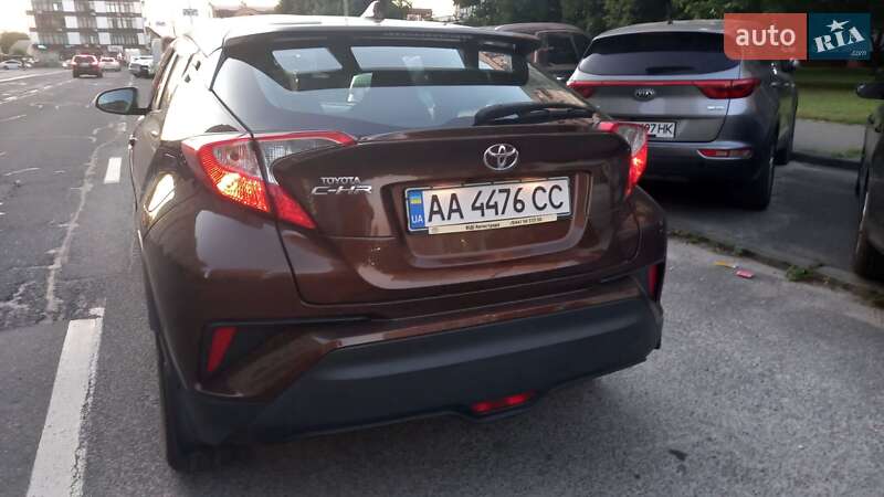 Позашляховик / Кросовер Toyota C-HR 2018 в Києві