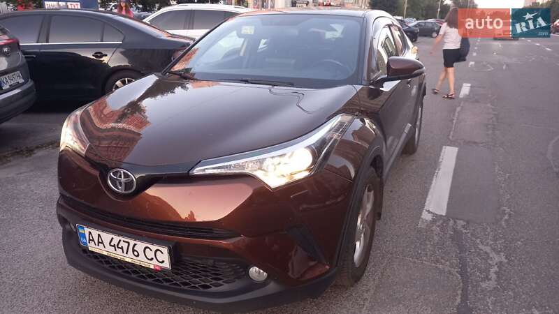Позашляховик / Кросовер Toyota C-HR 2018 в Києві