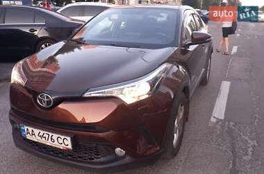 Позашляховик / Кросовер Toyota C-HR 2018 в  фото 47 Позашляховик / Кросовер Toyota C-HR 2018 в