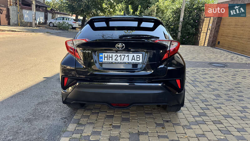 Внедорожник / Кроссовер Toyota C-HR 2017 в Одессе фото 6 Внедорожник / Кроссовер Toyota C-HR 2017 в Одессе