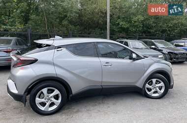 Позашляховик / Кросовер Toyota C-HR 2016 в  фото 8 Позашляховик / Кросовер Toyota C-HR 2016 в